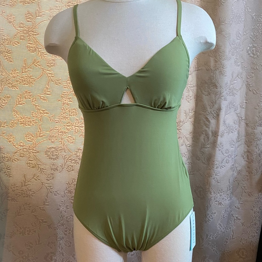 Bathing suit